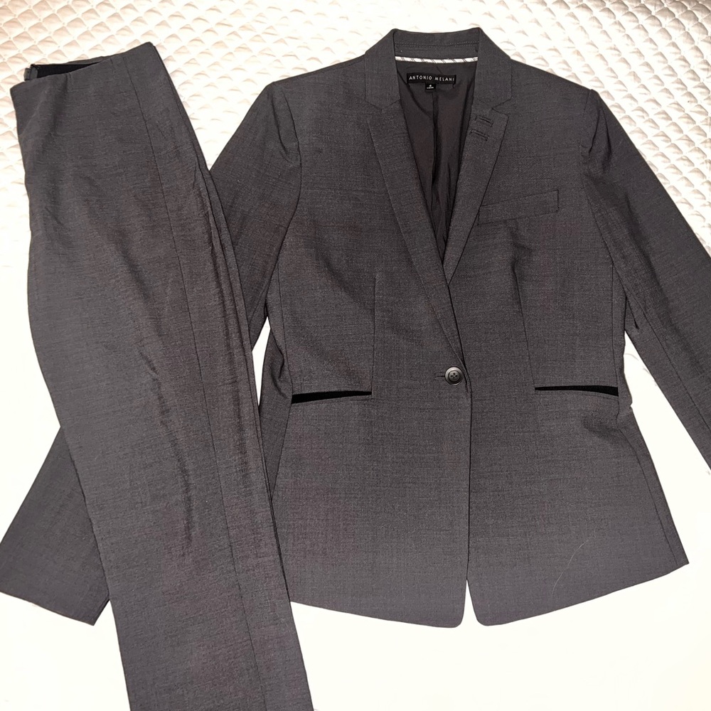 Women’s Pant Suit